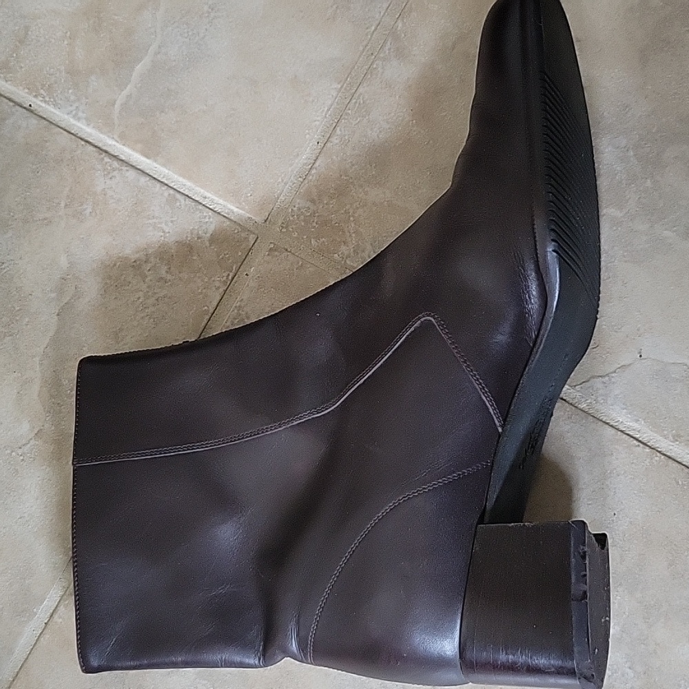 Salvatore Ferragamo Boutique Brown Leather Gancini Boots 7.5 B AS IS - Picture 10 of 15